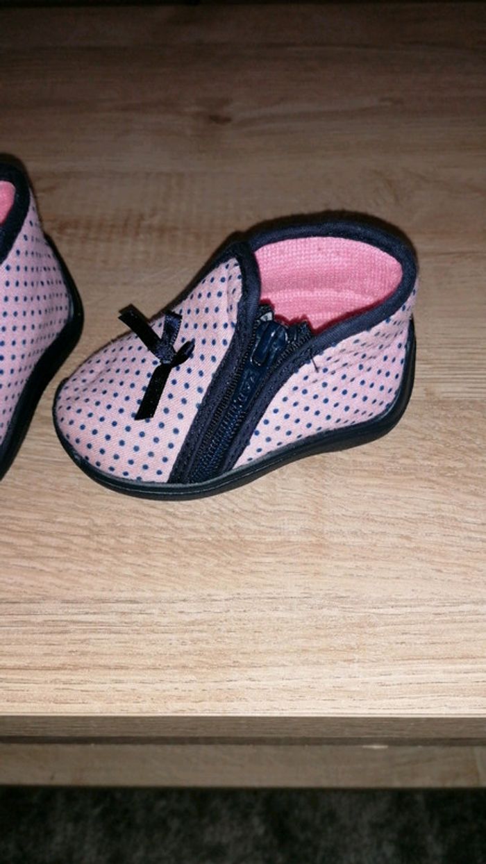 Pantoufles T 18 - photo numéro 3