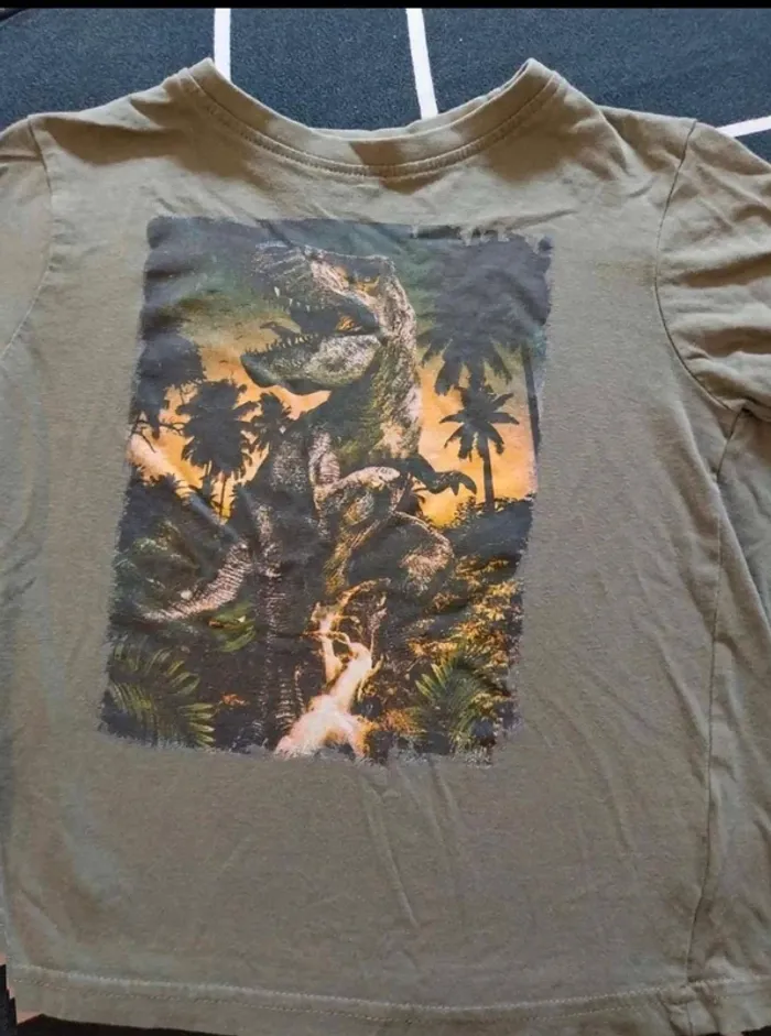 Tee shirt T4 5ans dinosaure - photo numéro 2