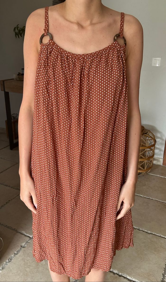 Robe marron à pois et bretelles - photo numéro 2