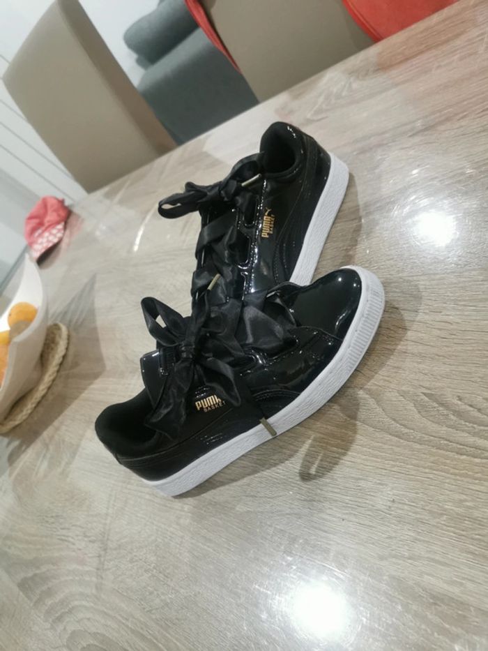 Basket Puma noir brillant 39