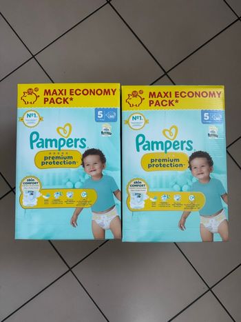 Lot de couches Pampers premium protection taille 5