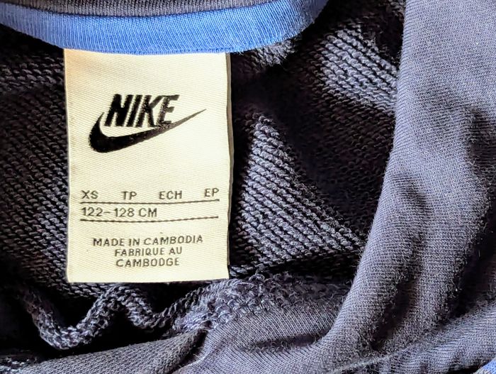 Sweat Nike Bleu Foncé Capuche Petits Logos Marque Vêtement Tendance Mode Enfants - photo numéro 6