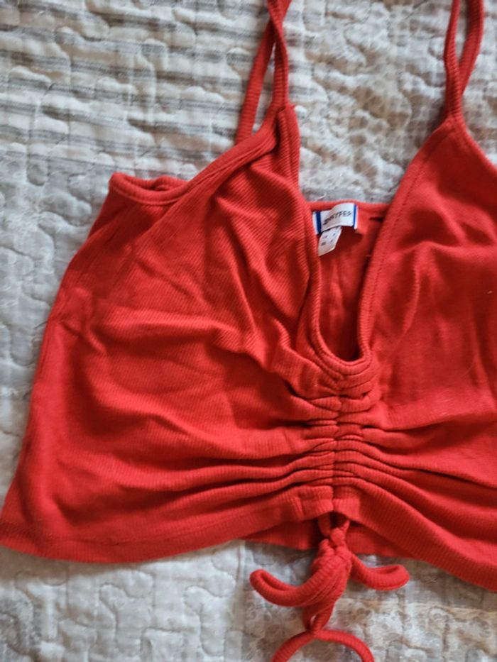 Top court rouge jennyfer taille S - photo numéro 2