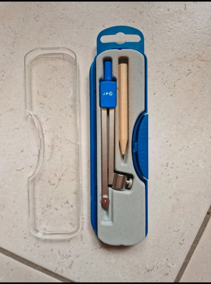 Lot de 4 accessoires de géométrie compas, règle, équerre et rapporteur maped - photo numéro 6