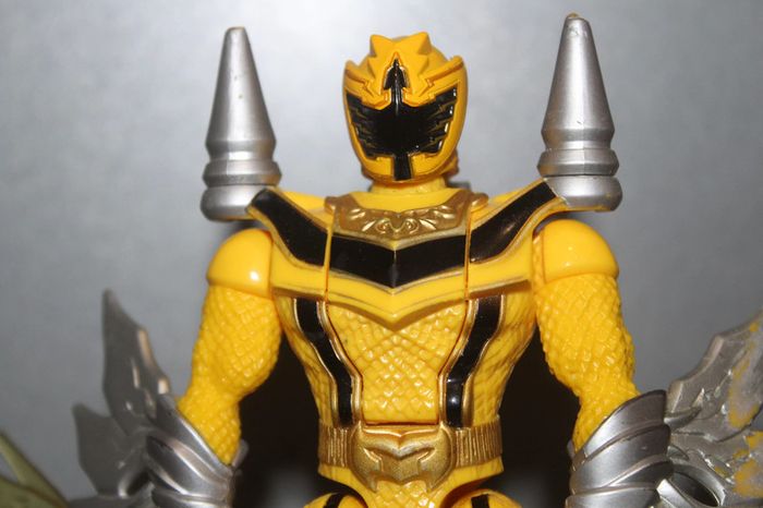 Figurine Yellow Ranger - Power Rangers Mystic Force - photo numéro 2
