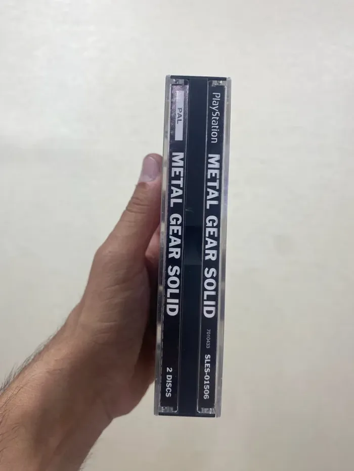🎮 Metal Gear Solid PS1 (PAL, complet, 2 disques, Konami 1999) Version française - photo numéro 4