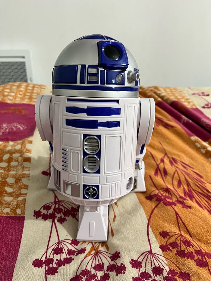 R2D2 Disney store Disney Beebs