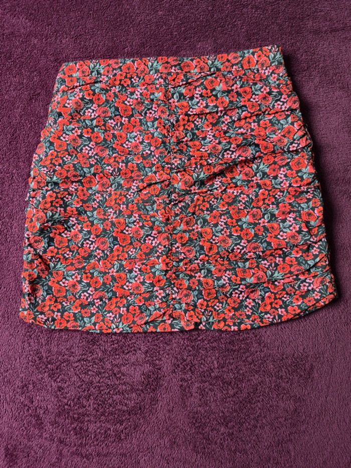 Jupe Zara Fleurie - photo numéro 3