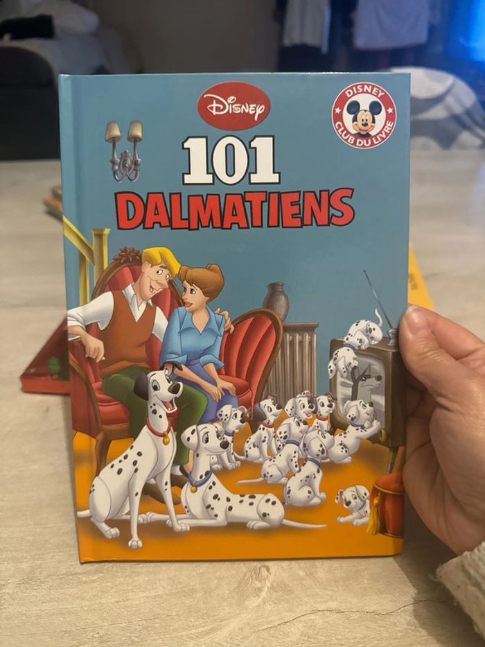 Livre Disney Mickey club du livre 101 dalmatiens
