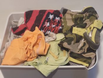 Lot vetements de 28 articles 3 a 6 mois