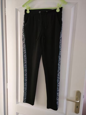 Pantalon fille T S en très bon état