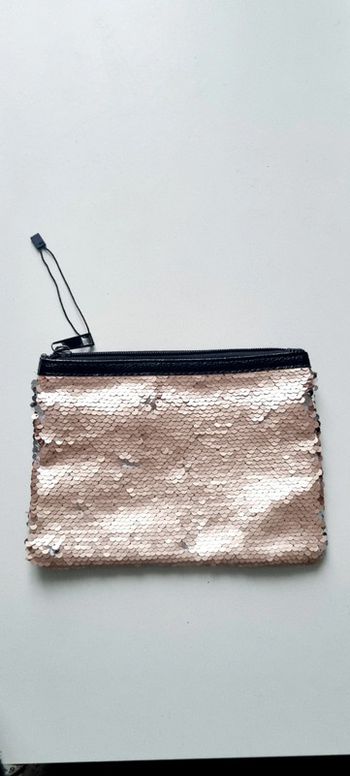 Pochette sequins dorée et argent et noire neuf