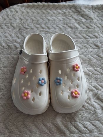 Sabot fleurs façon crocs T40 