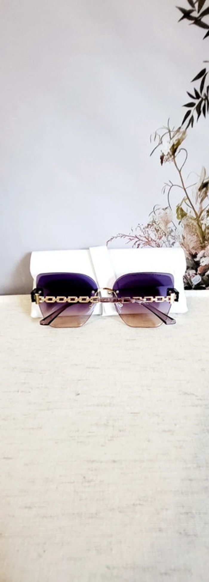 Lunettes de soleil Lalamoli effet chaîne dorée et verres violets - photo numéro 2