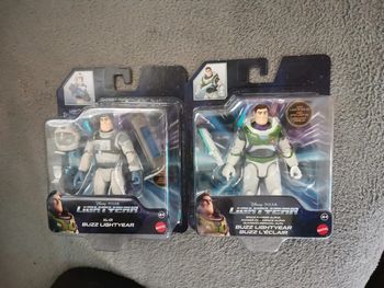 Neuf Lot 2 figurines buzz l'éclair