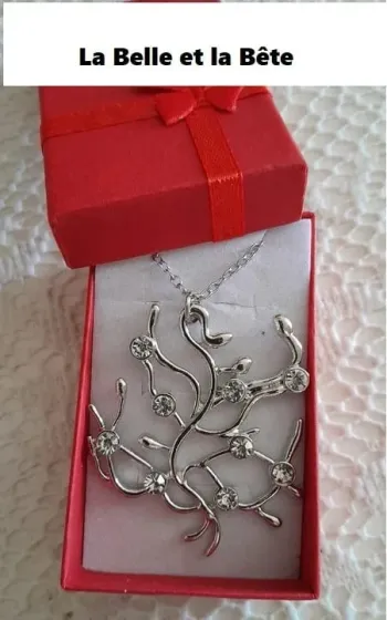 Collier "Arbre de vie" de Belle, du film Disney La Belle et la Bête