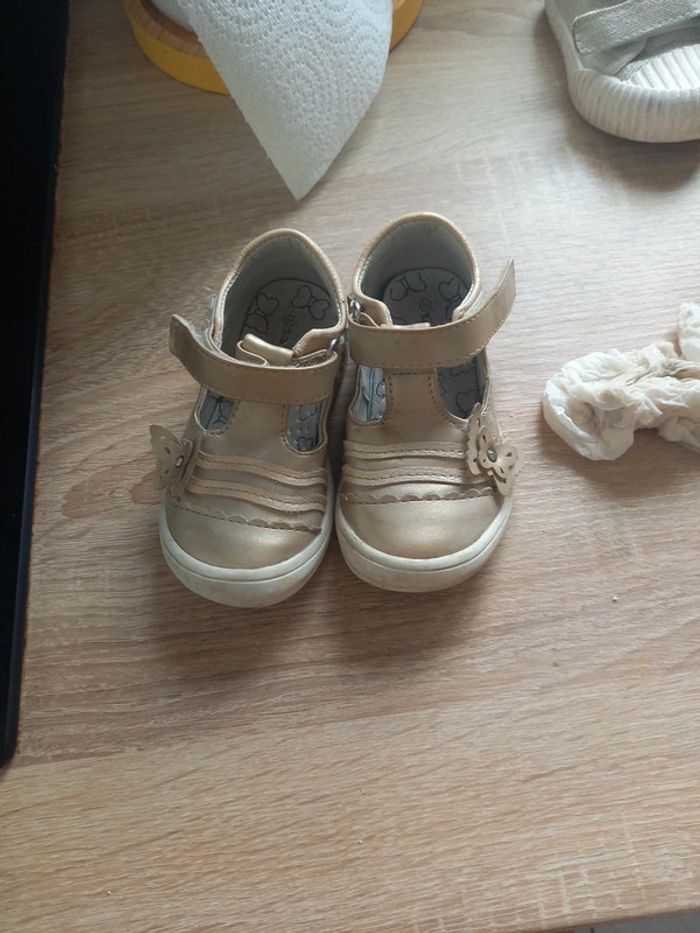 Petite chaussures salome taille 21