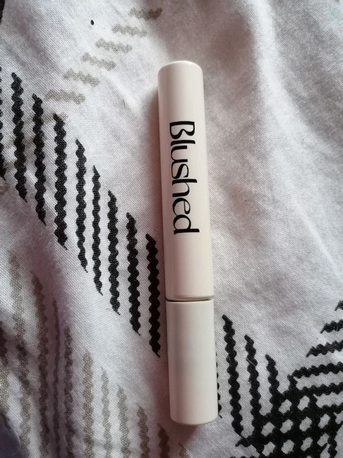 Mascara blushed