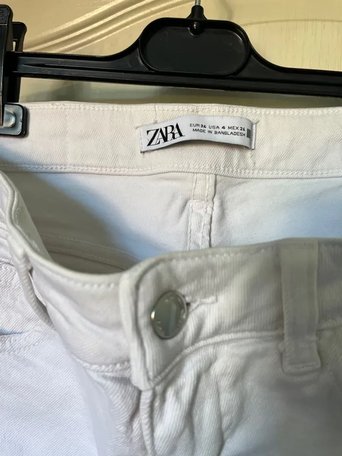 Jean blanc Zara taille 34 - photo numéro 2