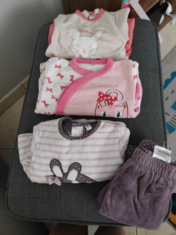 lot de pyjamas