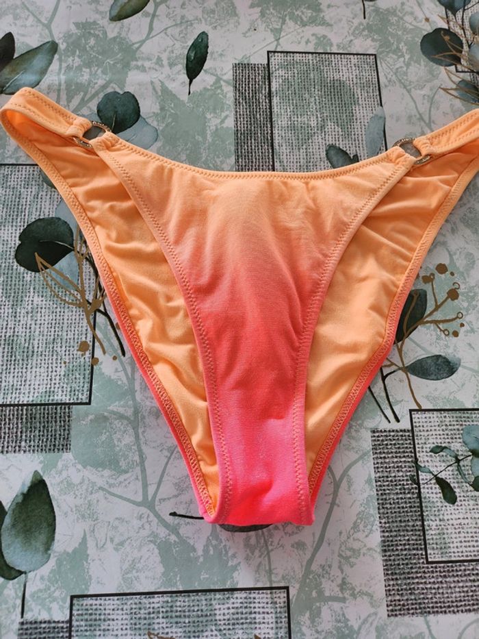 Bas de maillot orange et corail