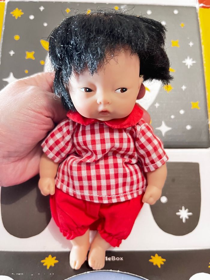 Poupée corolle asiatique - photo numéro 2