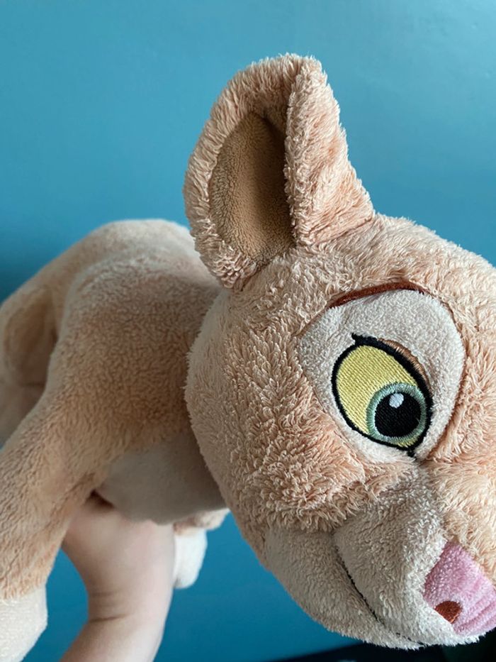 Peluche Nala grand format Disney - photo numéro 3