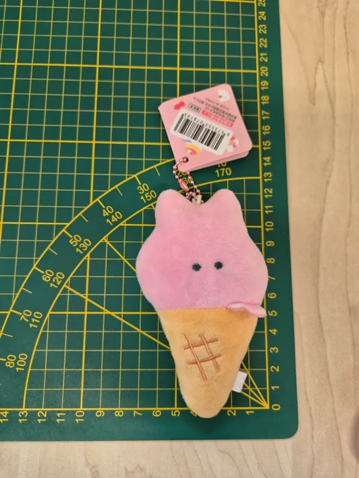 Porte-clés Peluche Tsuburana Hitomi "Ichigo fare" : Soft Cream - photo numéro 4