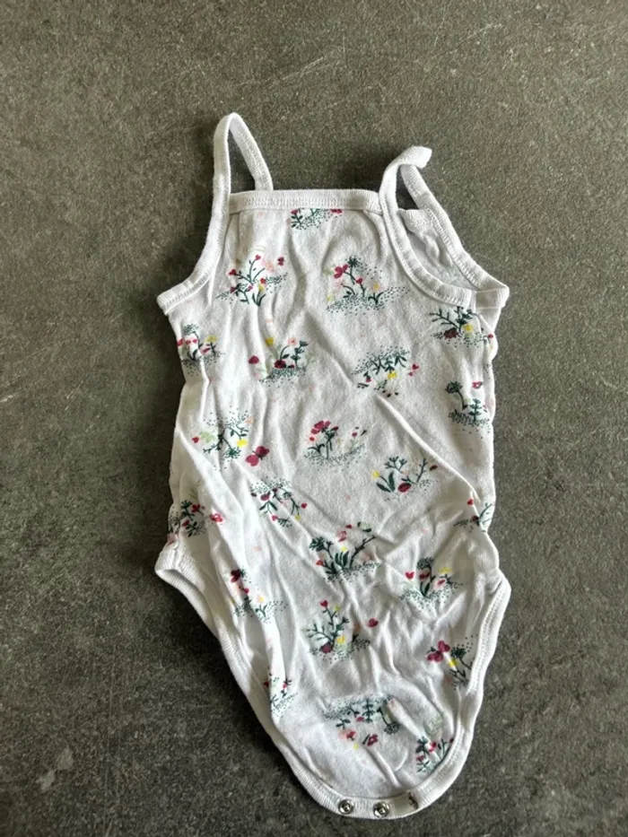 Lot de 3 bodys sans manches 12 mois - photo numéro 4
