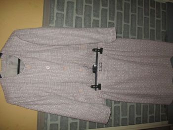 tailleur avec jupe t 42..