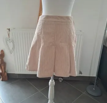 Jupe en velourd beige