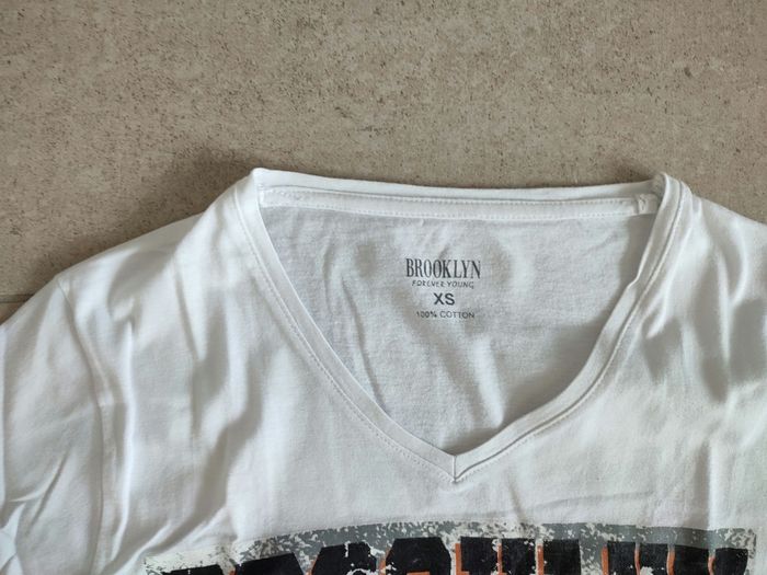 T-shirt XS 14 ans - photo numéro 2
