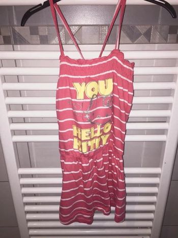 Robe Hello Kitty 6 ans en tbe à 4 euros
