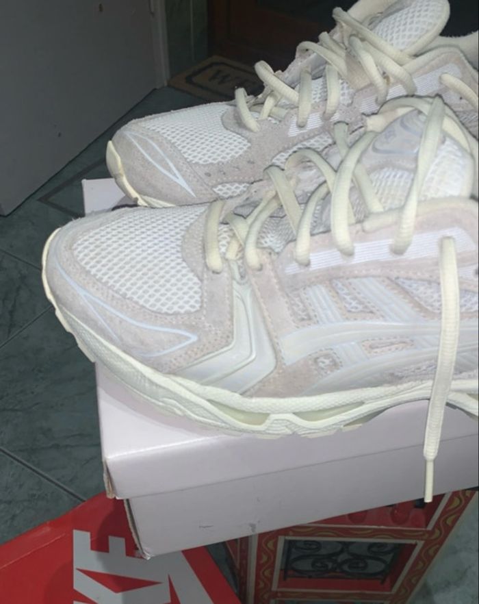 ASICS  gel  kayano 14 daim blanc cassé 41,5 - photo numéro 2