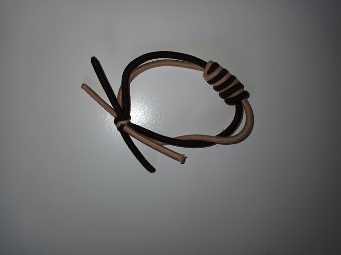 Élastique pour cheveux 1 noir et un brun/noir - photo numéro 3