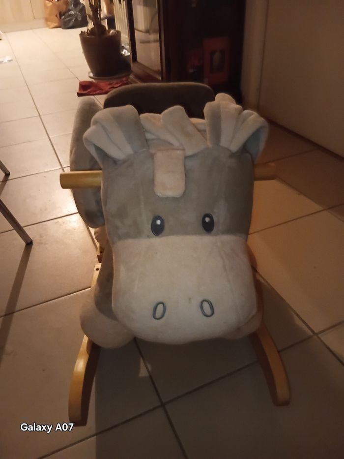 Cheval (âne)a bascule nattou