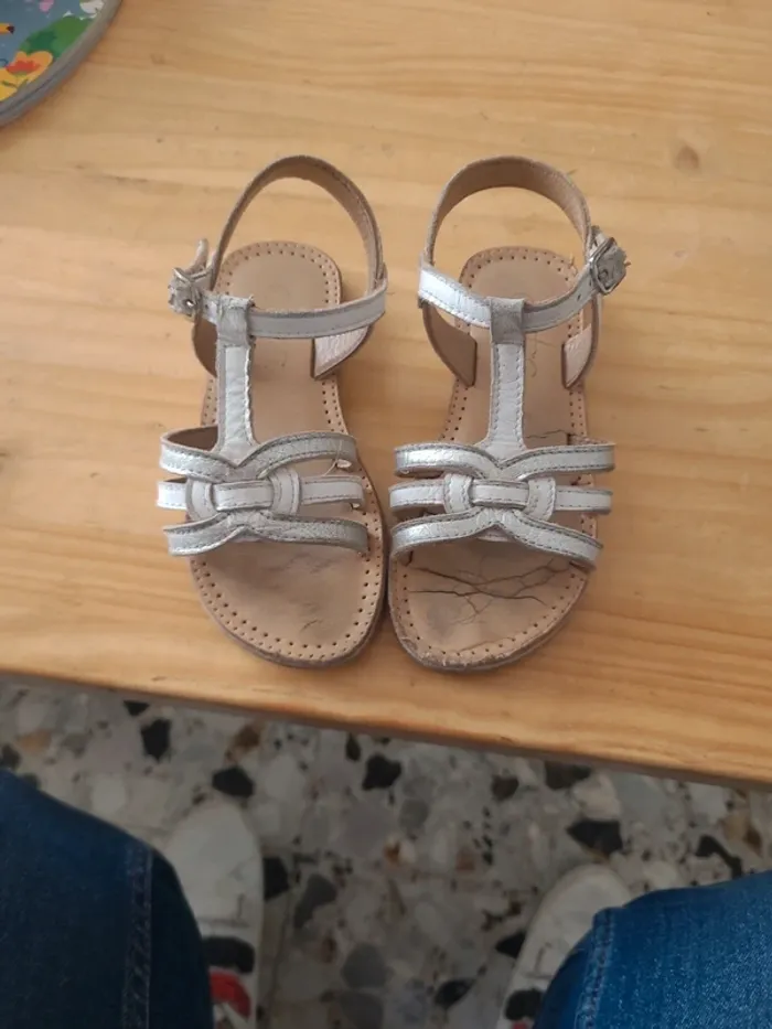 Sandales