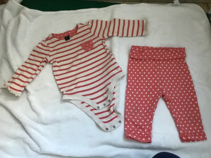 Ensemble body et pantalon baby, Gap taille 6-12 mois