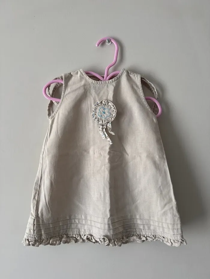 👗robe beige Très bon état - défauts au niveau des boutons - 55% de lin - bébé fille 6mois - 68 cm