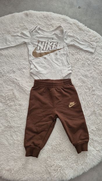 Lot ensemble survêtement nike