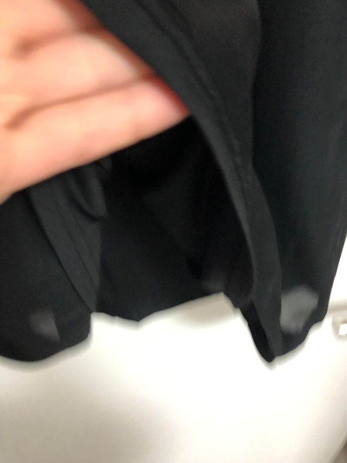 Superbe belle robe classe voile H&M noire et dorée en taille 40 - photo numéro 4