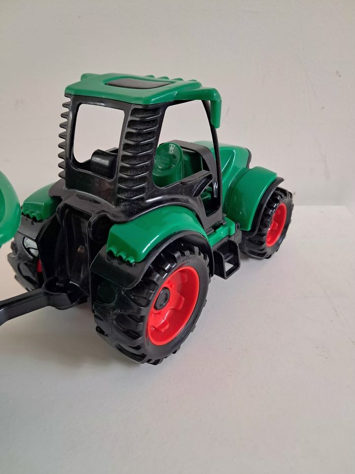 Jouet tracteur et remorque - photo numéro 4