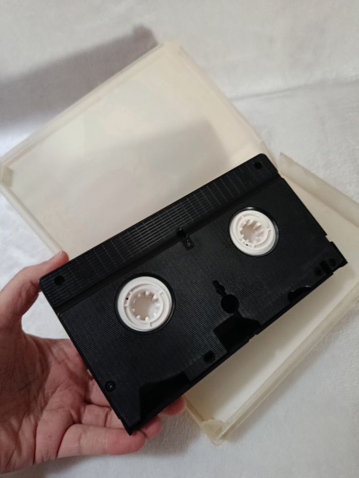 A saisir, cassette VHS  " Juliette je t'aime " ( bien lire svp ) - photo numéro 6