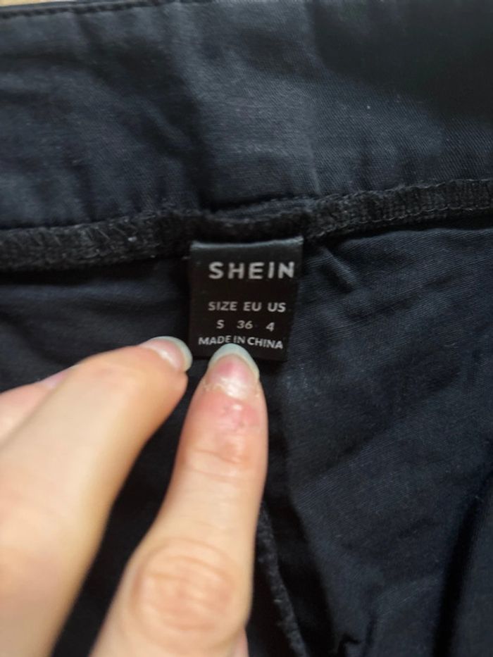 Pantalon cargo noir - photo numéro 3