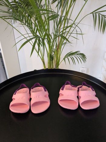Claquettes pour filles DECATHLON (taille 19/20)