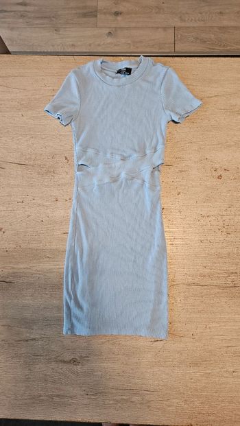 Robe chaussette bleu clair, cotellée à manches courtes, Bershka, XS/34, nickel