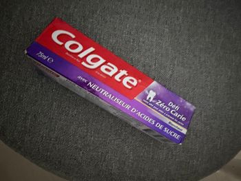 Dentifrice colgate blancheur 75 ml neuf avec étiquette