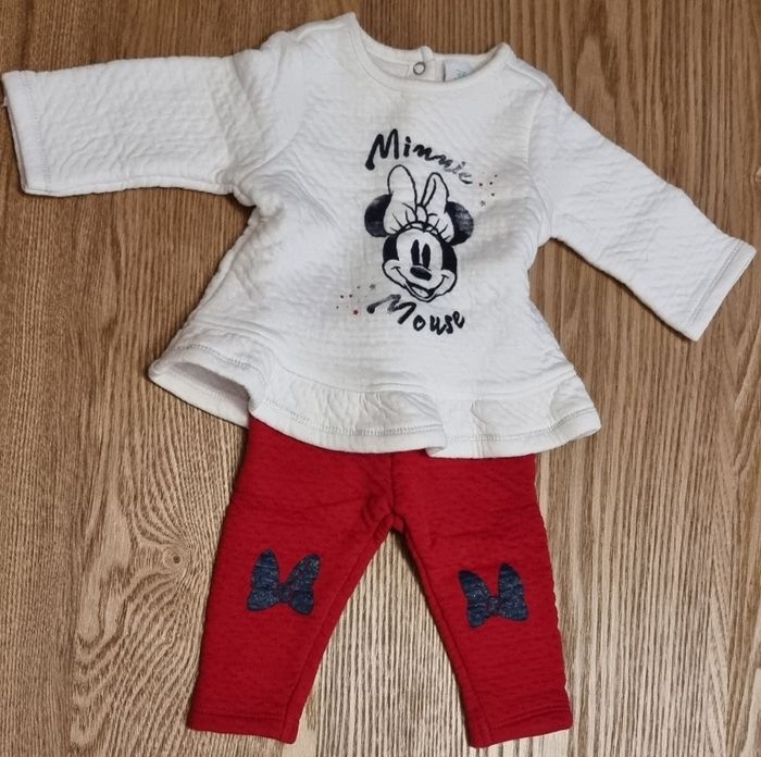 Ensemble petite fille, 1 mois.