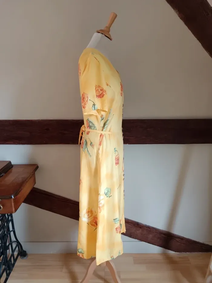 Robe jaune boutonnée fleurie roses - photo numéro 4