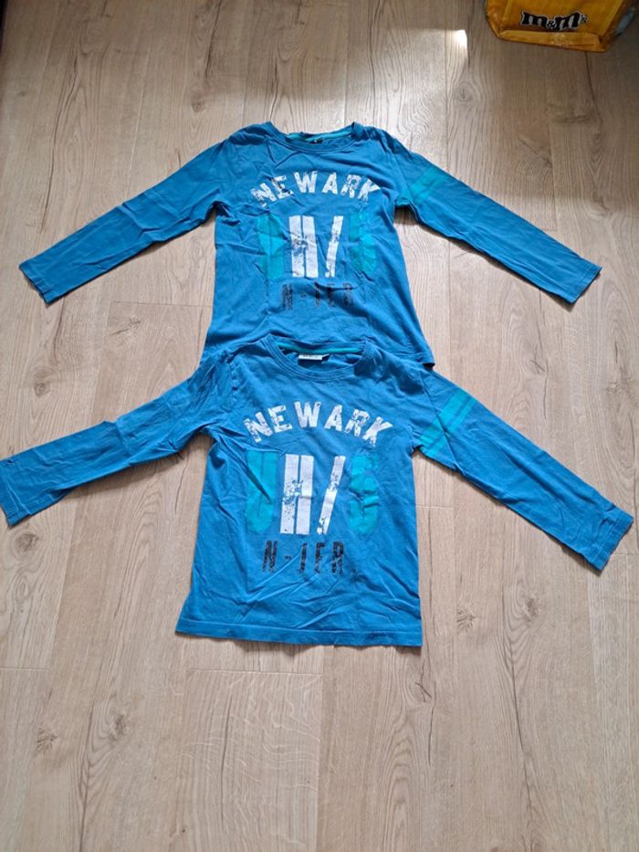 Lot 2 t-shirts 8ans TBE NKY